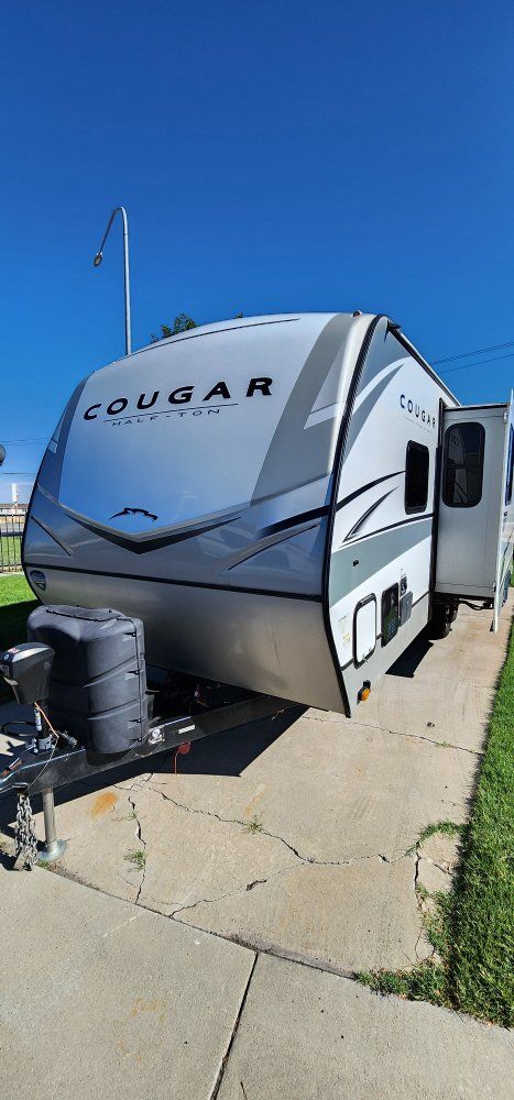 2023 Cougar half ton 22MLSWE