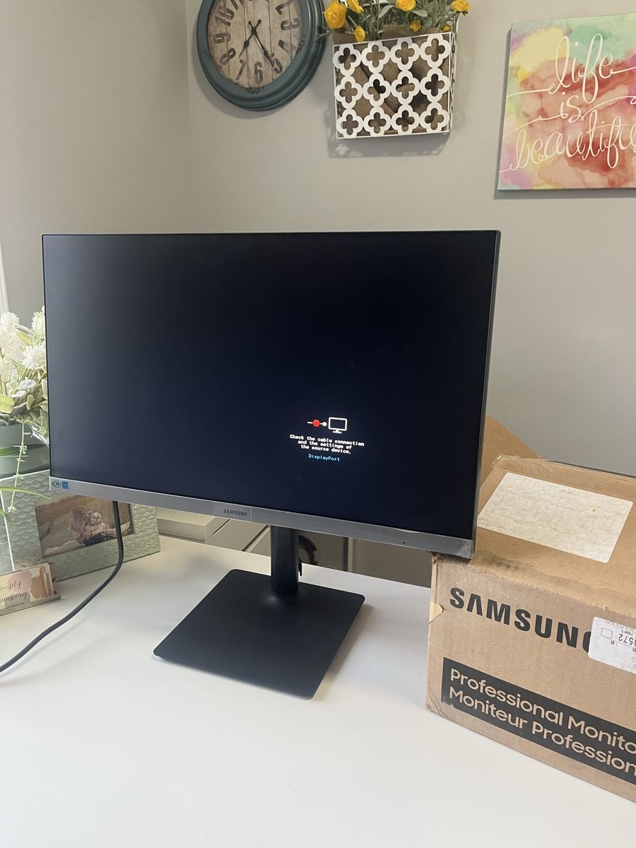 Samsung 24” Monitor with rotating stand