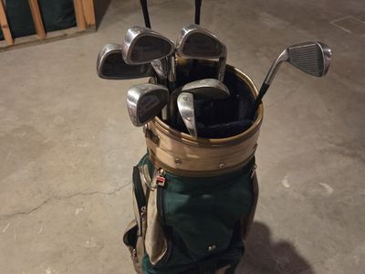 Fila Golf Clubs and Bag