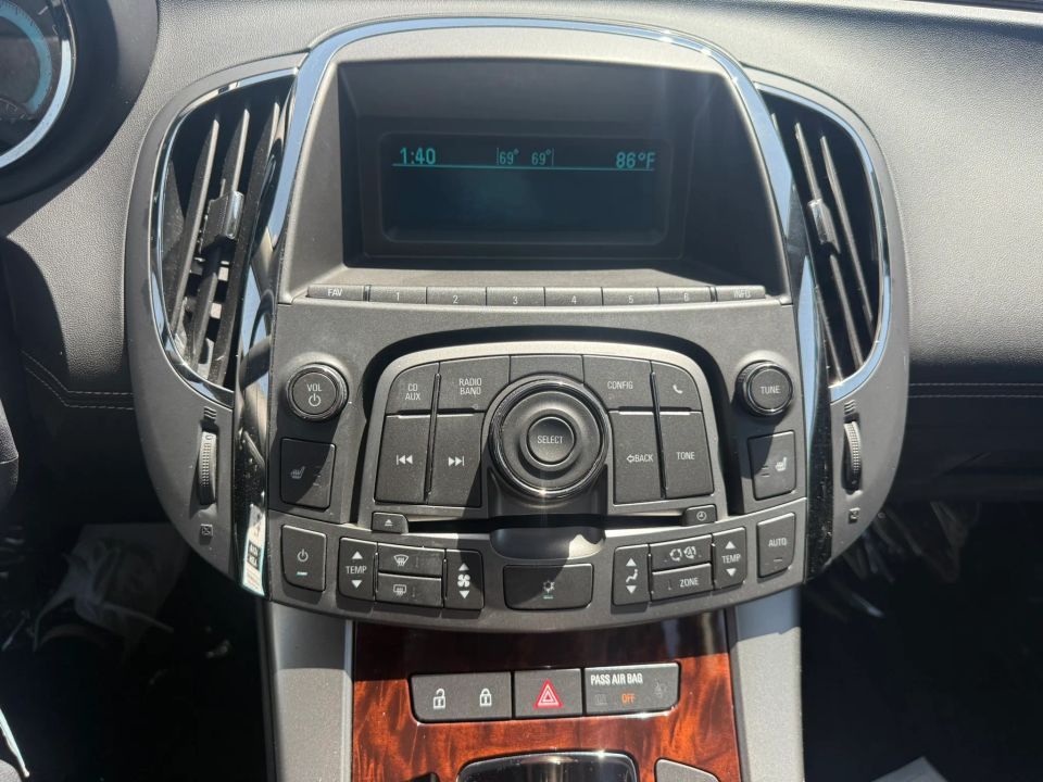 Main image 6