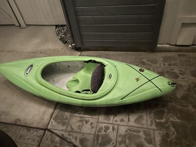 8 ft Pelican Kayak