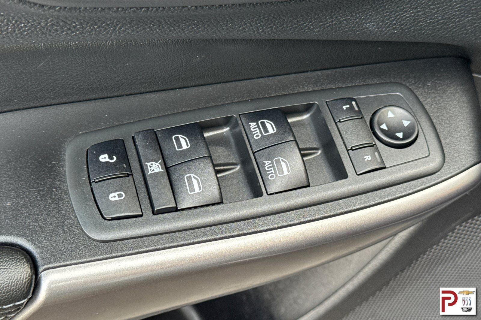 Main image 12