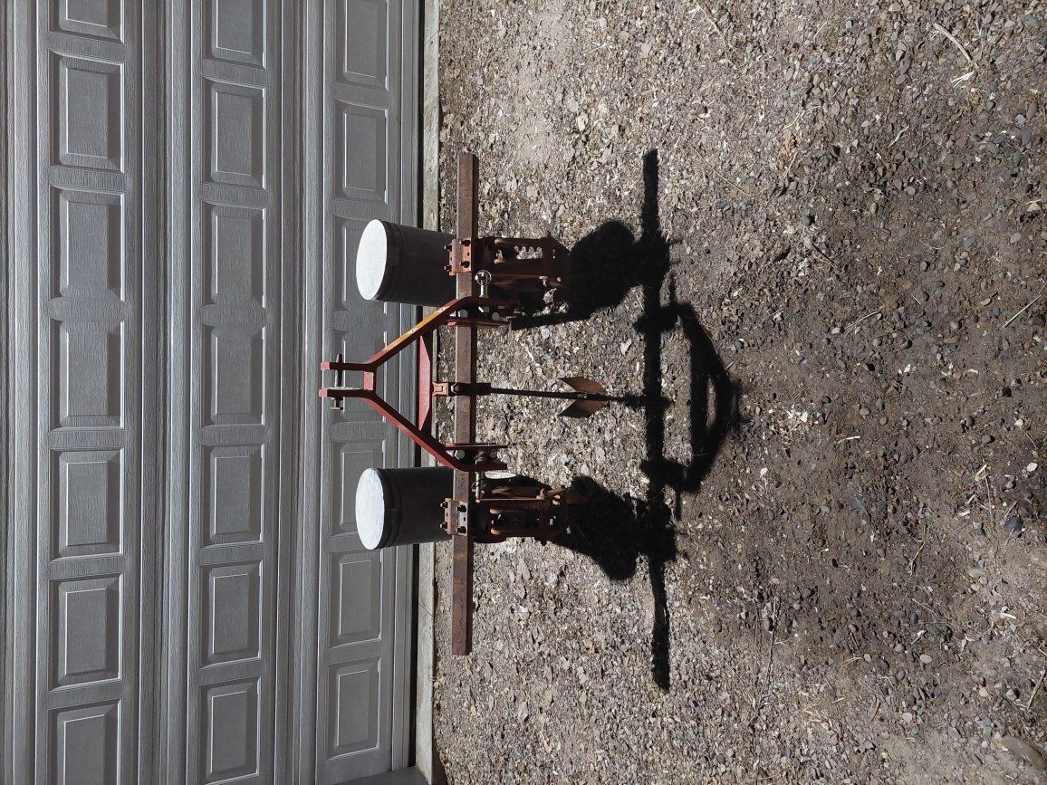 International 185 corn planter