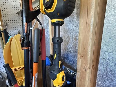 Dewalt Cordless 60 V Max Brushless String Trimmer