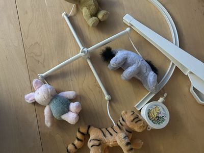 Vintage Winnie the Pooh bedding and mobile