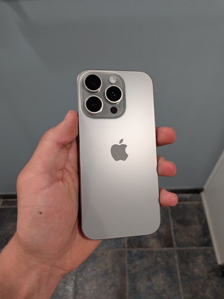 iPhone 16 Pro - Unlocked - 128 Gb