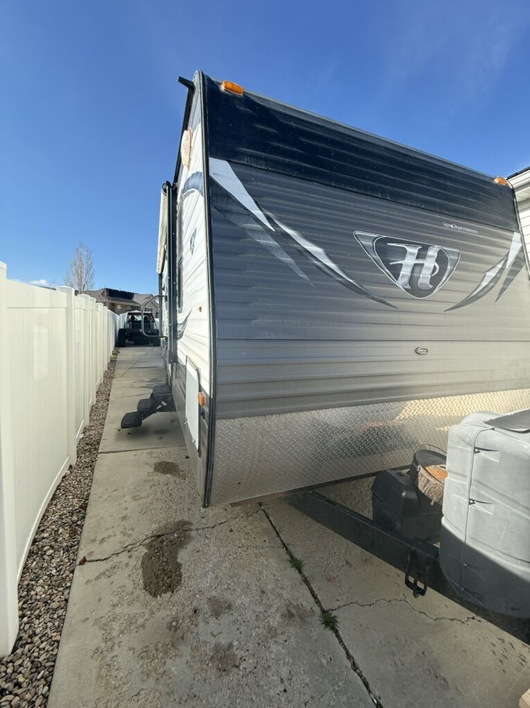 2015 Keystone Hideout Bunk House W/slideout