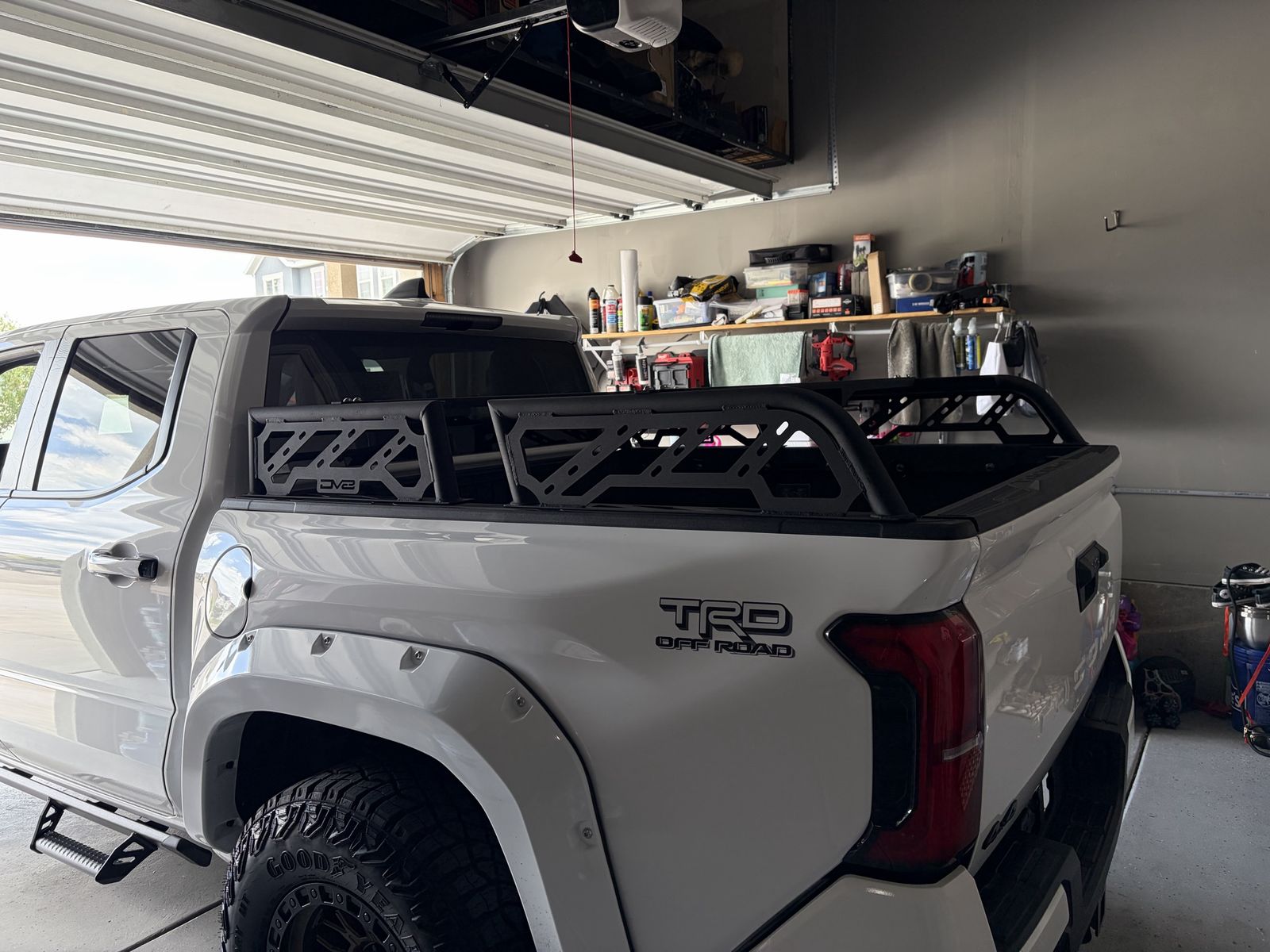 DV8 bed rack