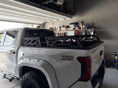 DV8 bed rack
