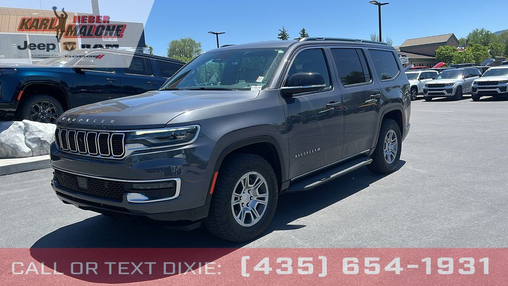 2023 Jeep Wagoneer Base