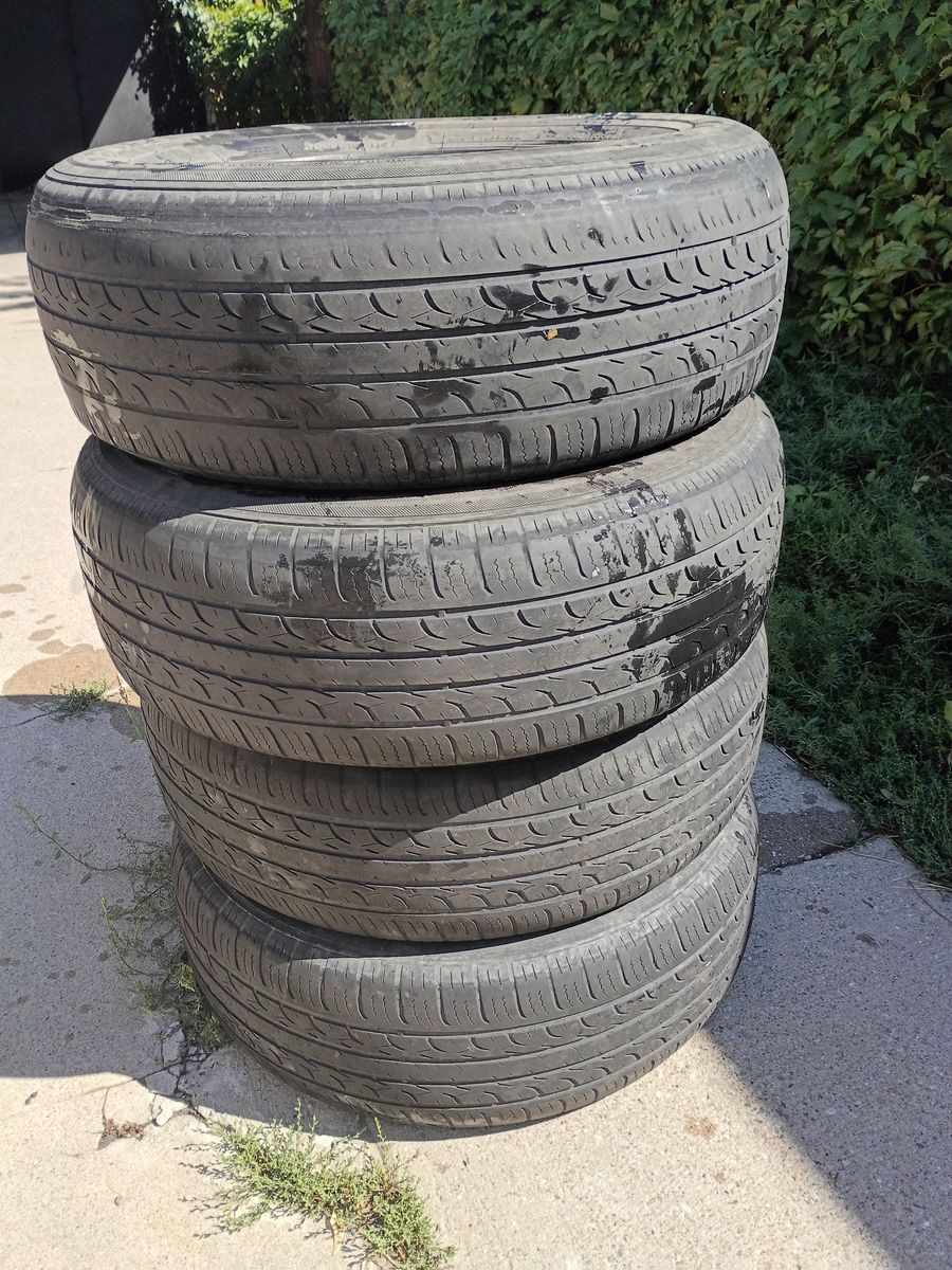 4 tires 275/65R18. Fit 2019 Toyota Sequoia and others