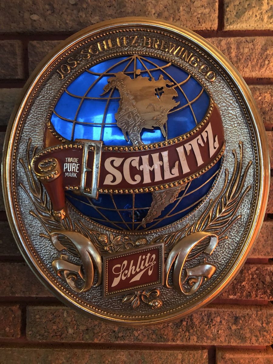 RARE 1977 SCHLITZ GLOBE BAR/PUB BEER SIGN ATE
