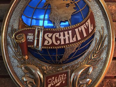 RARE 1977 SCHLITZ GLOBE BAR/PUB BEER SIGN ATE