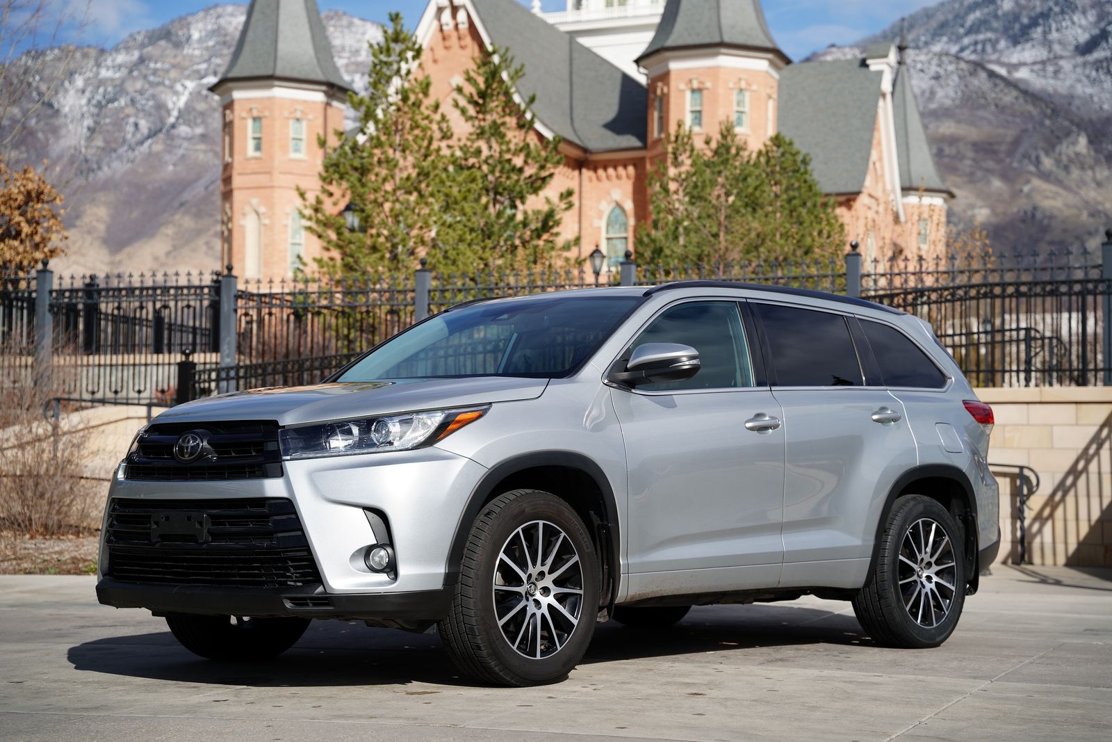 2018 TOYOTA HIGHLANDER SE