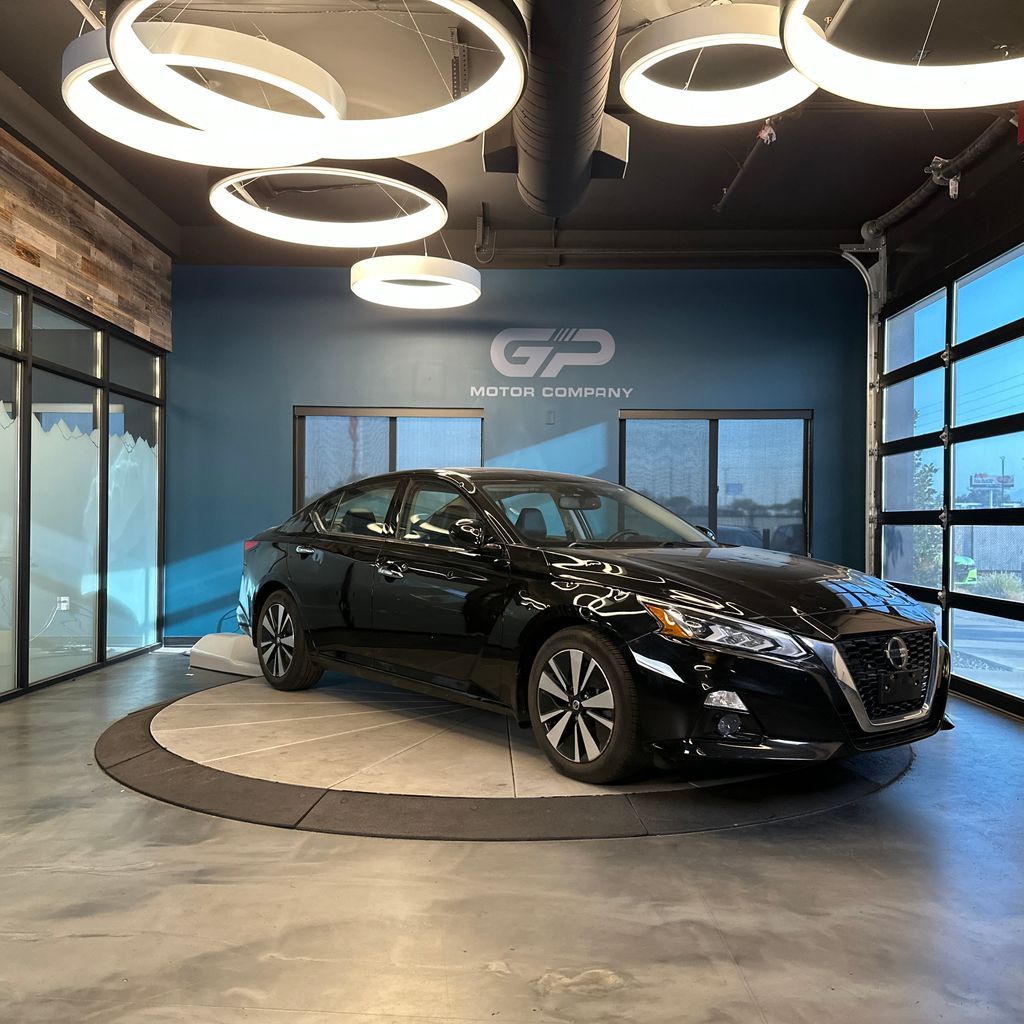 2020 Nissan Altima 2.5 SL — rebuilt & branded title, 2% below market