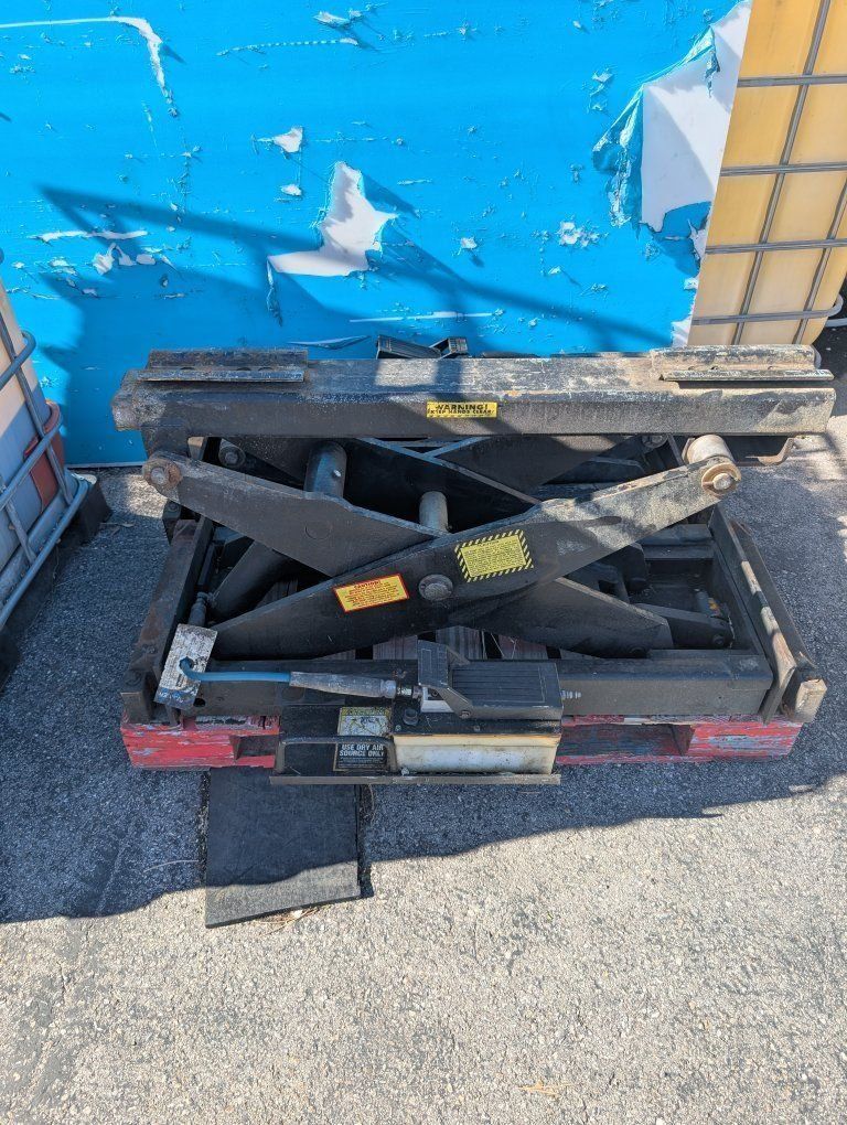 Bendpak 15,000 Rolling Jacks for 4 post lifts