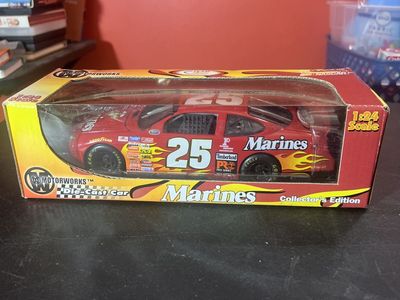 Bobby Hamilton JR #25 Stock Car US Marines 1:24