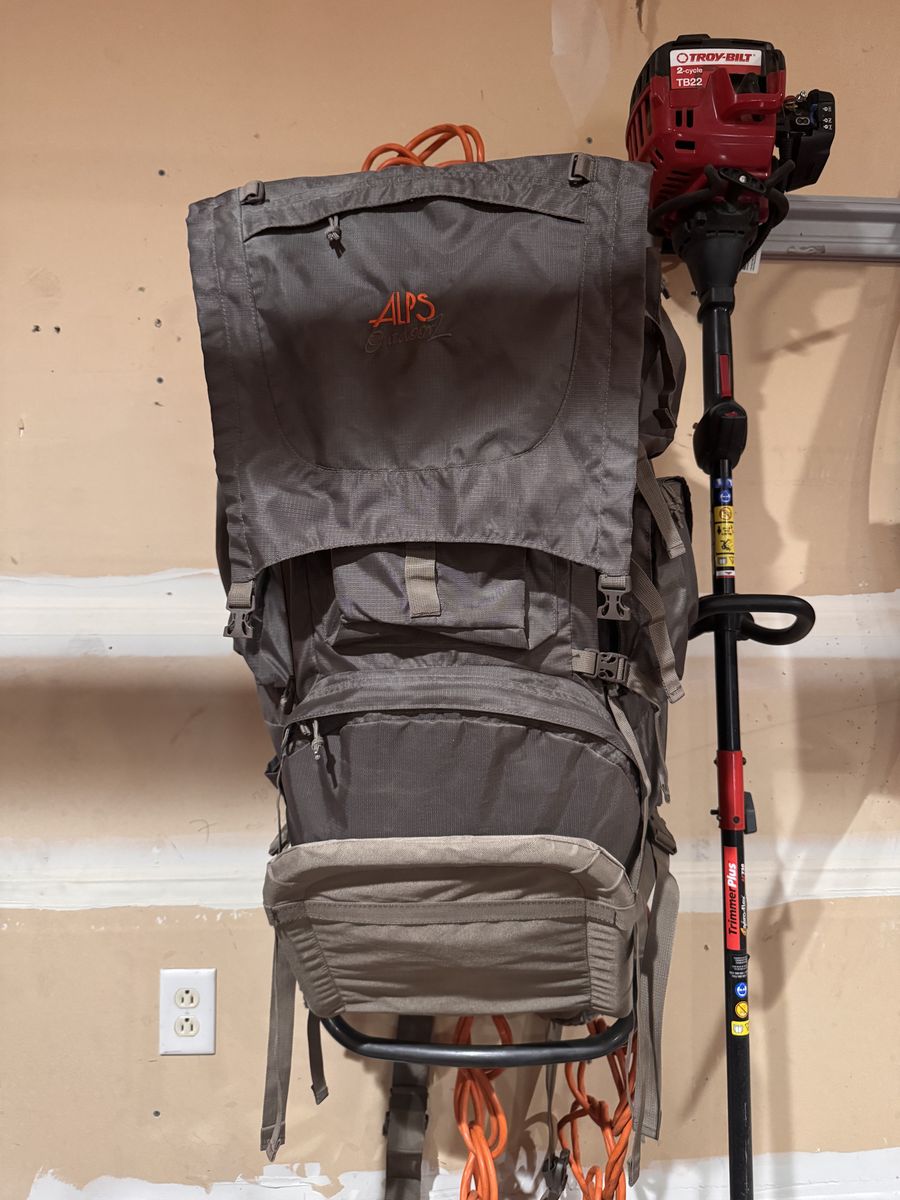Alps Outdoors Commander+ Pack