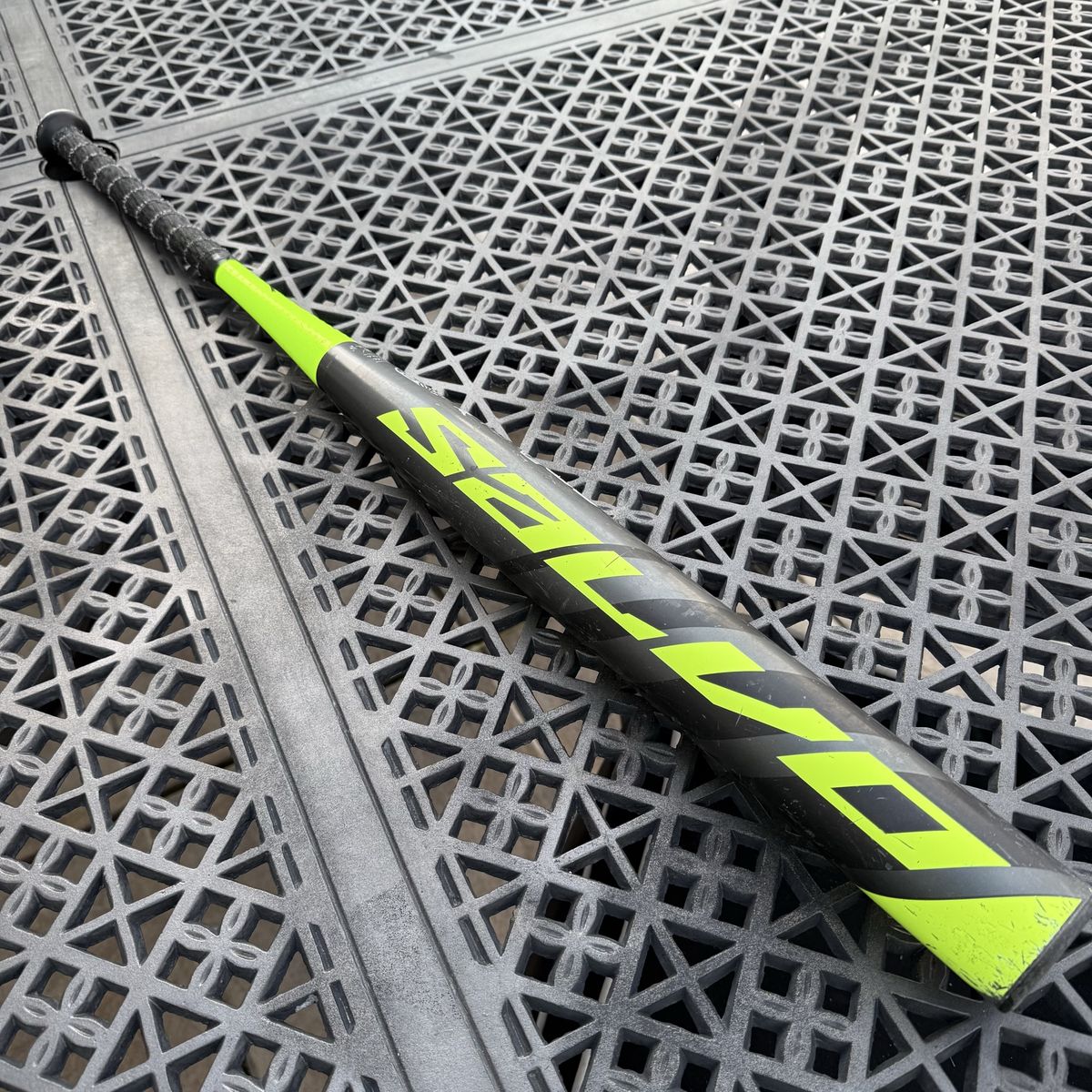 Easton SP15VAU Salvo Slowpitch Softball Bat 34in/27oz 1.20 BBF