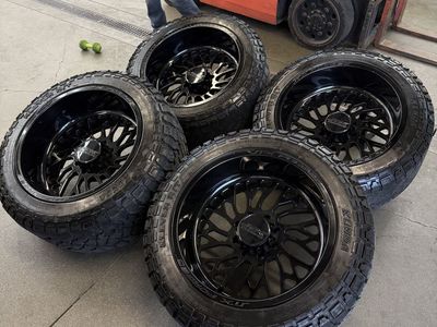 22x12 JTX lotus/ 35x12.50r22 Kenda Tires 8x170