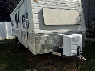 Wilderness Travel Trailer Camper 24 ft