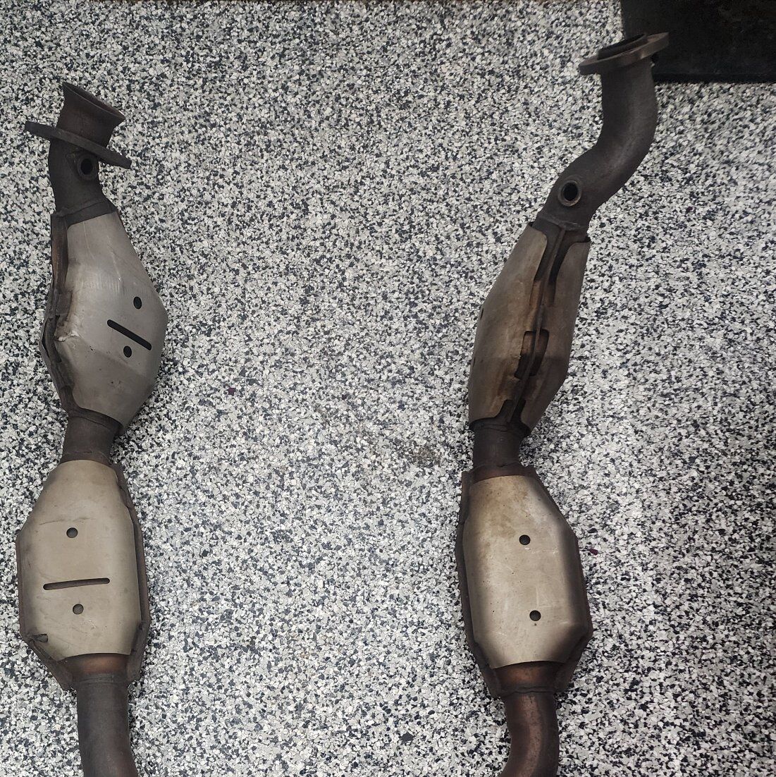 2003 2004 Mach 1 Mustang catalytic converters