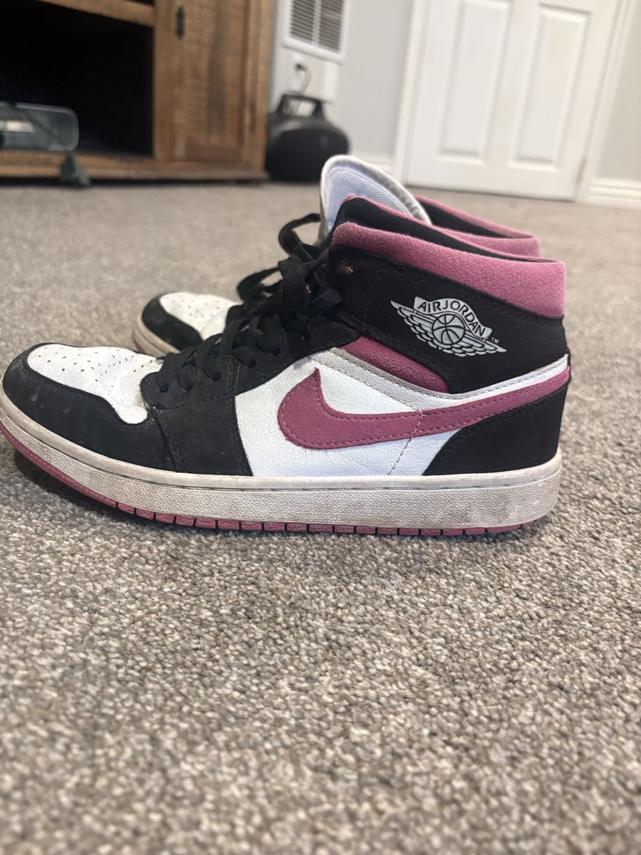 Air Jordan’s size 8