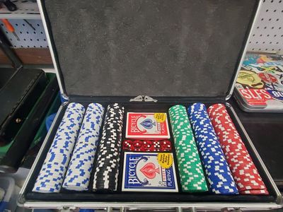 Brand new poker set