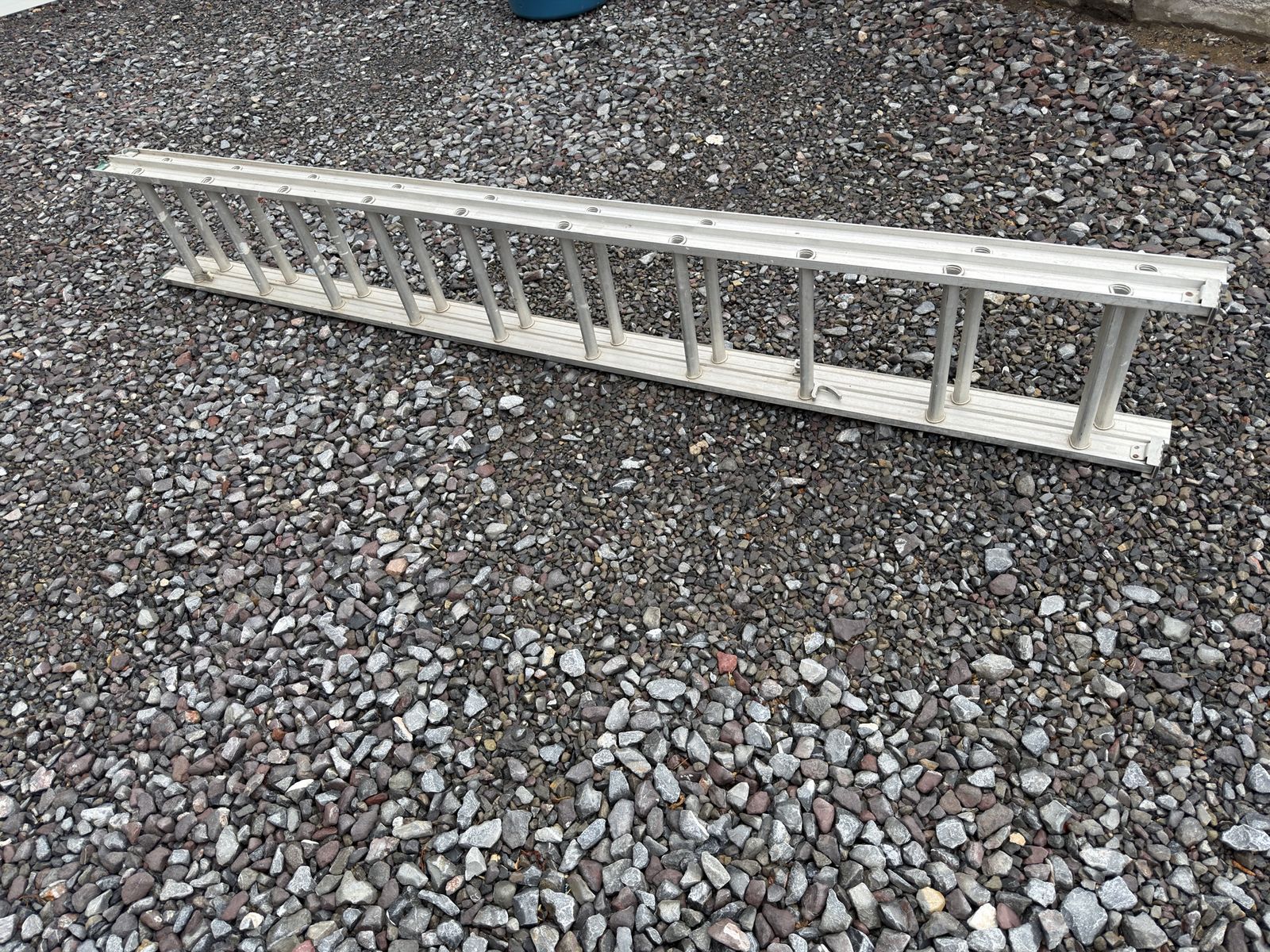 Aluminum Extension Ladder