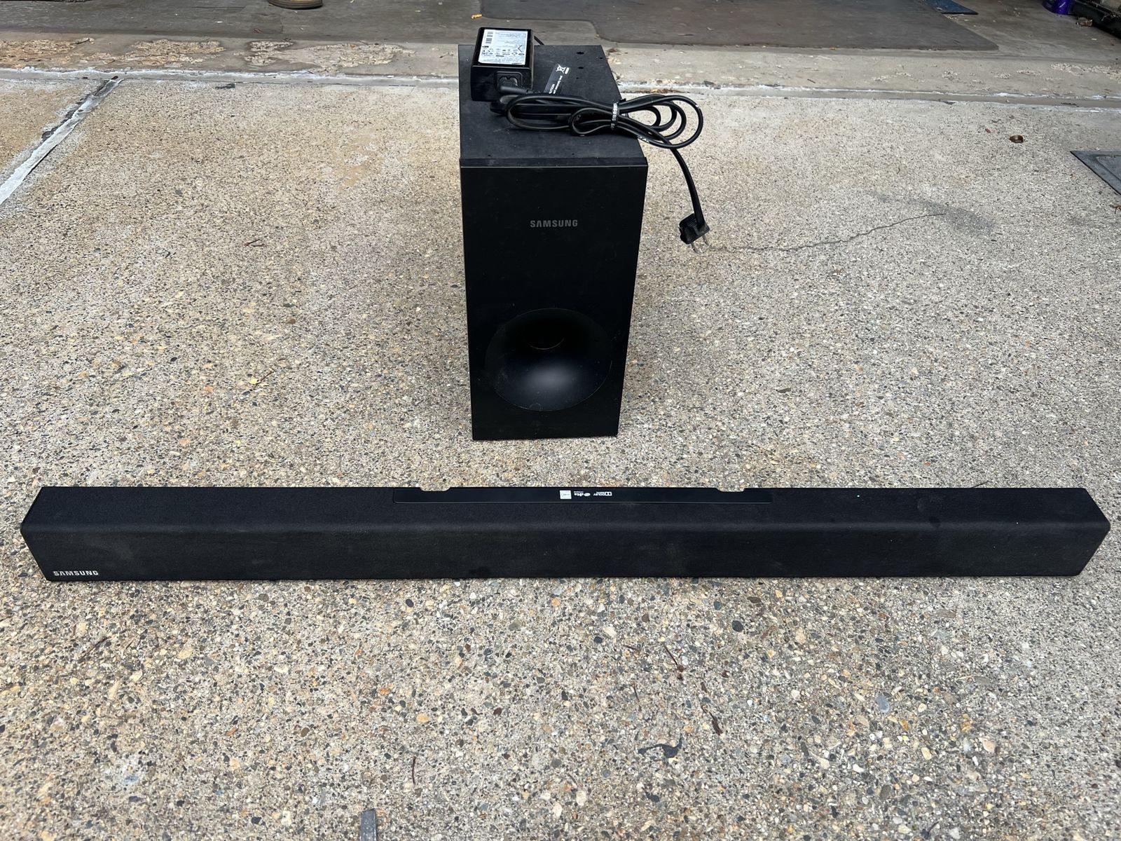 Samsung HW-K360 2.1 Channel Soundbar with Wireless Subwoofer - Black, Used