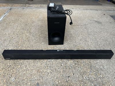 Samsung HW-K360 2.1 Channel Soundbar with Wireless Subwoofer - Black, Used