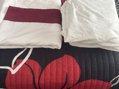 California King White and Maroon Bedding Sheets