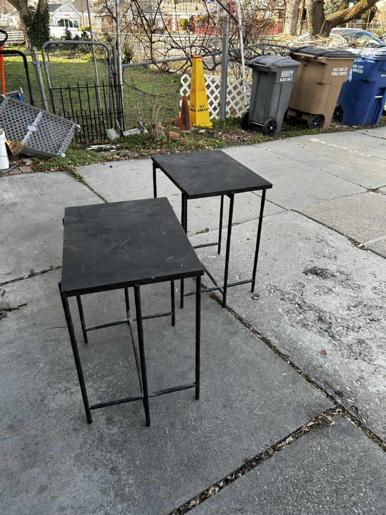 2 Modern contemporary End Tables Or Side Tables