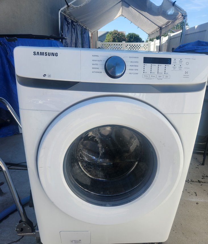 Samsung Front Load Washer- Good working condition 
