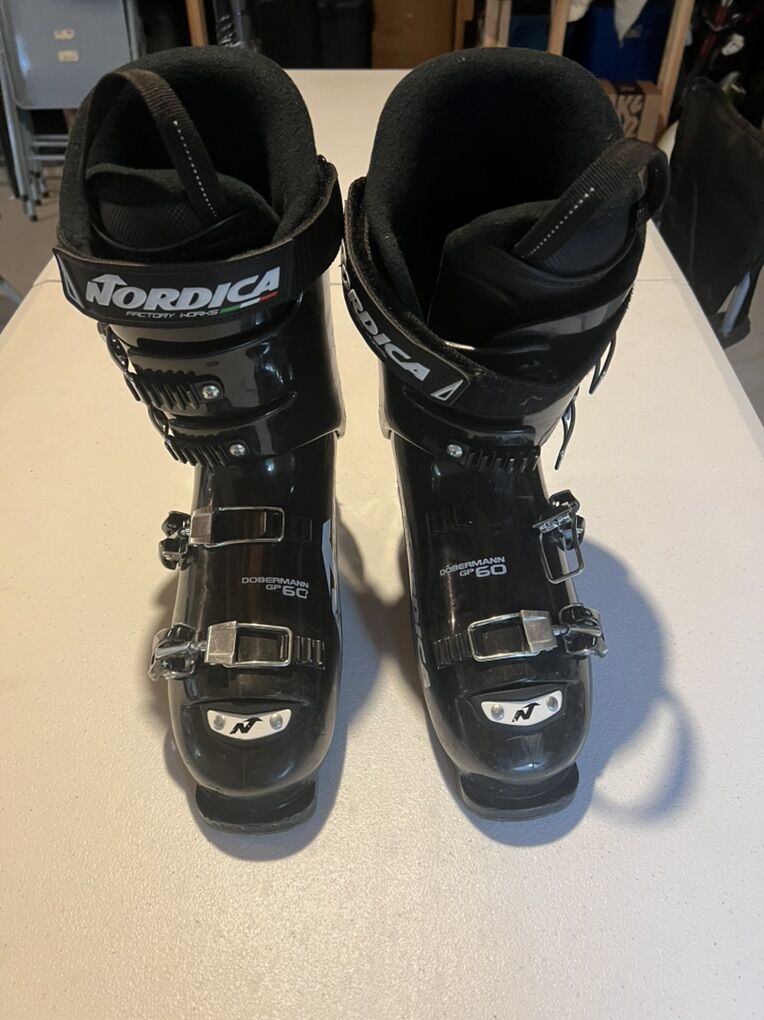 Nordica Dobermann LV Mens Ski Boot Size 27, 27.5