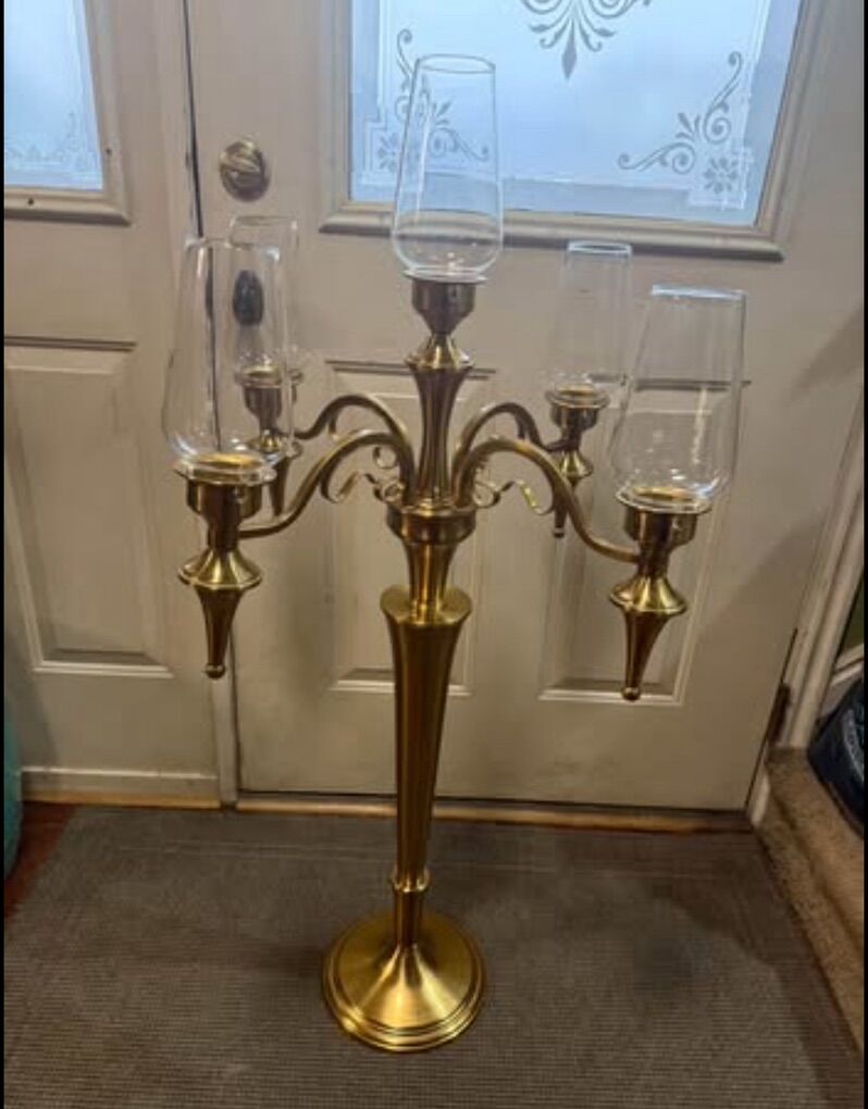 Matte gold candelabra for five candlesticks W/glas