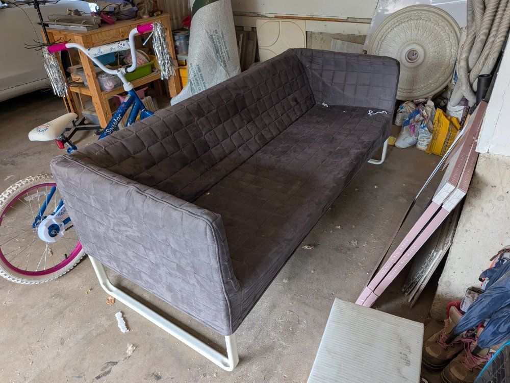 Free Ikea Knopparp couch