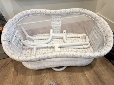 Halo Bassinest Glide sleeper