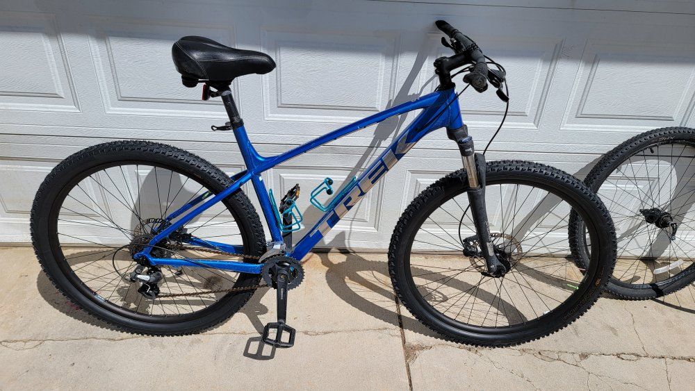 Trek Marlin 6 Mountain Bike with Extra Wheels and Tires
