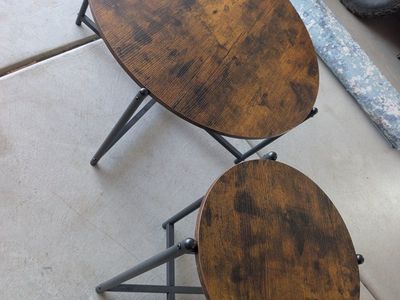 Brand new matching coffee table and end table