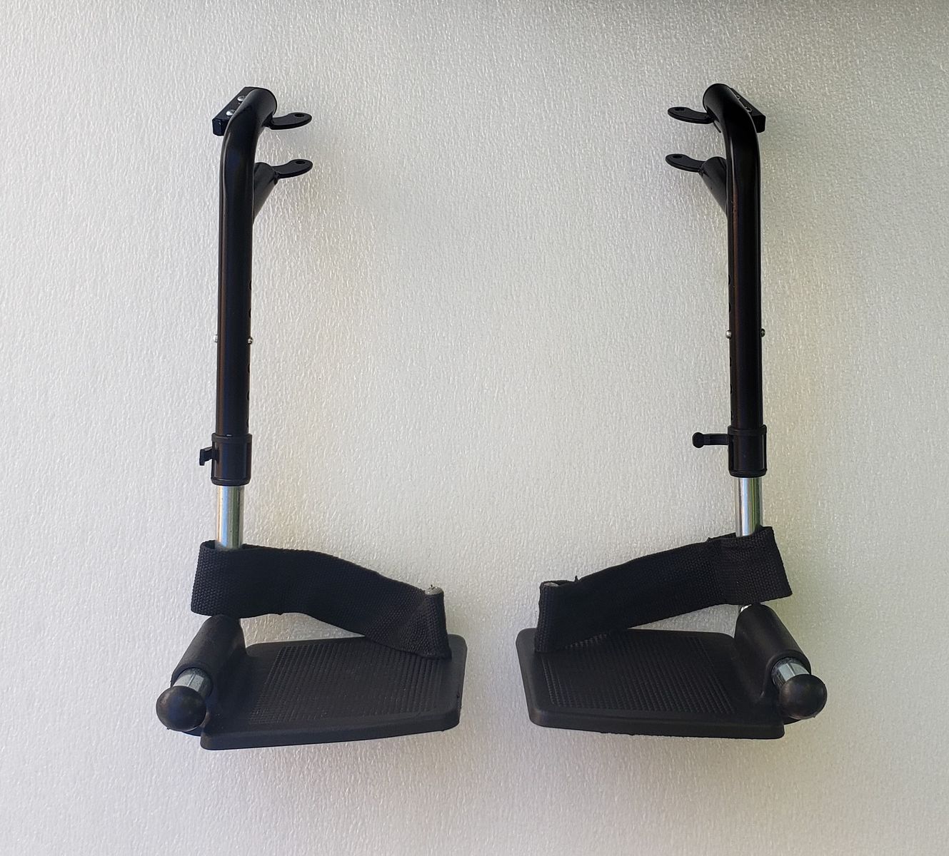 Wheelchairs and Transport Chairs Universal Height Adjustable Swing-Away Footrests with Composite Foot Plates and Heel Loops