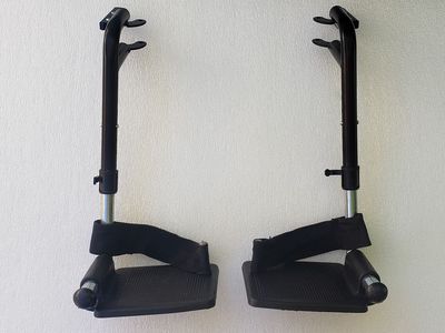 Wheelchairs and Transport Chairs Universal Height Adjustable Swing-Away Footrests with Composite Foot Plates and Heel Loops