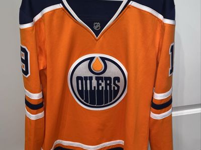 Edmonton Oilers Jersey #19 size Large - New