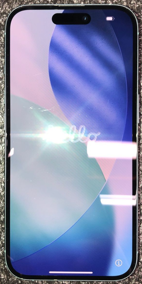 iPhone 16 - 128GB - Unlocked - 100% Battery!  Cracked back