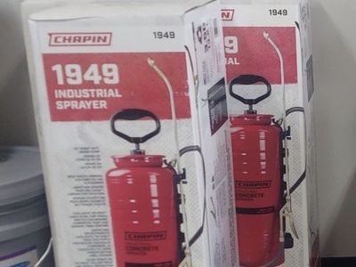 Chapin 1949 Industrial Concrete Sprayer 3.5 Gallon