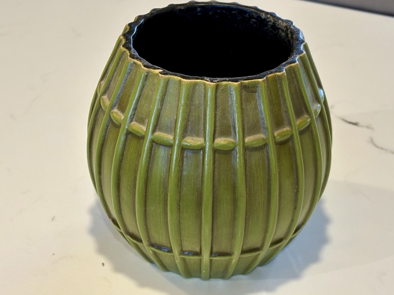 Beautiful, vintage HAEGER MCM ceramic bowl. Mid Century Modern, USA made