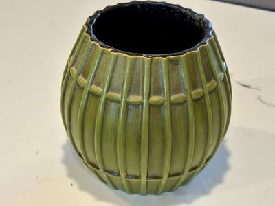 Beautiful, vintage HAEGER MCM ceramic bowl. Mid Century Modern, USA made