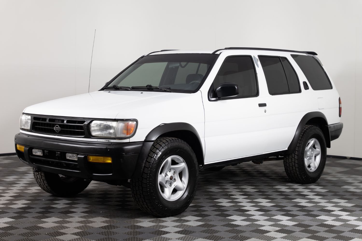 1997 Nissan Pathfinder LE