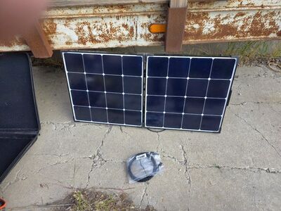 Renogy SOLAR PANELS 100 watts with converter New