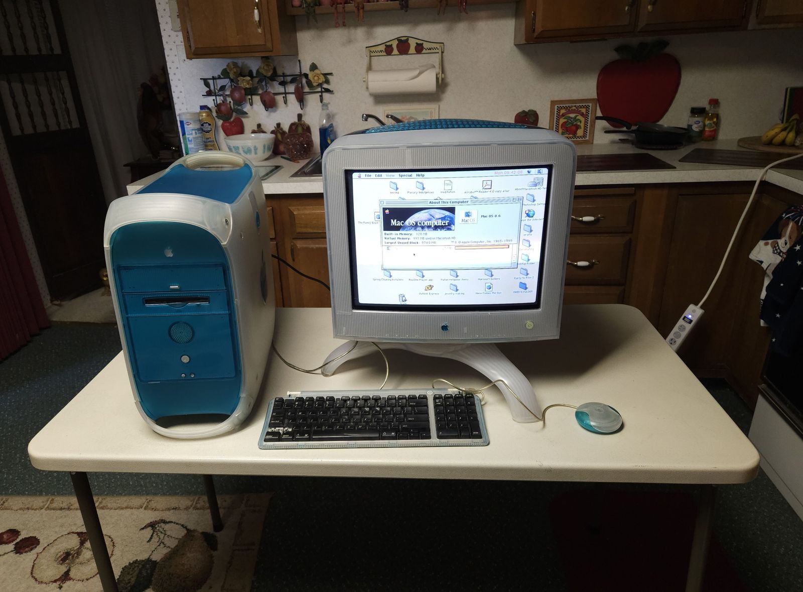 90's Apple McIntosh G3 Vintage Computer